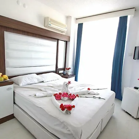 מלון Asena קוסדסי